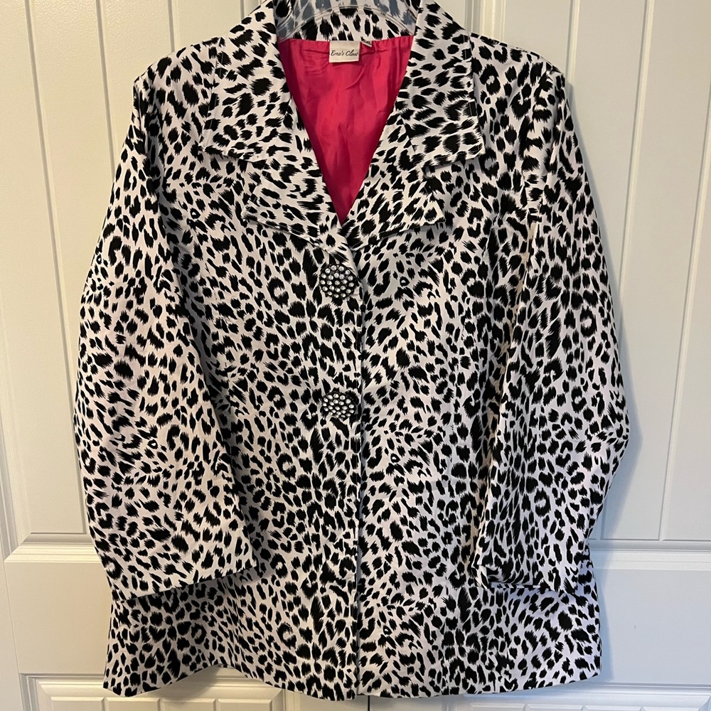 Animal Print lightweight Coat. Black and white with hot pink lining. XXL